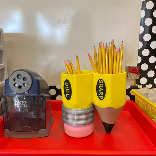 Kreativer Stifthalter in Bleistiftform
