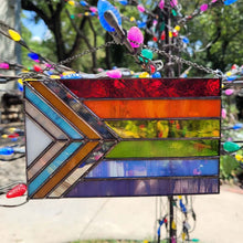 Laden Sie das Bild in den Galerie-Viewer, Fortschritts-Pride-Buntglasflagge