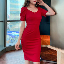 Laden Sie das Bild in den Galerie-Viewer, Schmales Kleid mit V-Ausschnitt und Puffärmeln