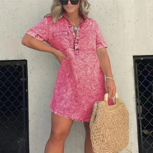 Laden Sie das Bild in den Galerie-Viewer, Jeanskleid mit Fransensaum