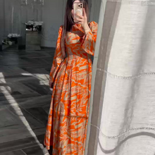 Laden Sie das Bild in den Galerie-Viewer, Bedrucktes langärmeliges Midikleid mit Taille