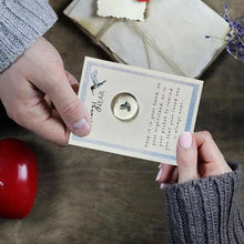 Laden Sie das Bild in den Galerie-Viewer, 🌈Mini-Taschenherz Kardinal aus Glas - Freundschaftsgeschenk