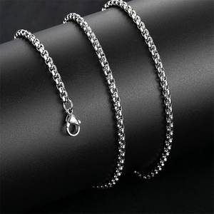 Schlichte elegante Diamantkette