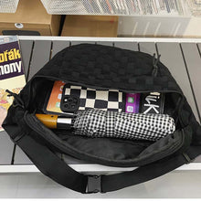 Laden Sie das Bild in den Galerie-Viewer, Damen Sommer Modische Gürteltasche mit Karomuster und Reißverschluss