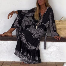 Laden Sie das Bild in den Galerie-Viewer, Langer Rock mit Ethno-Print und V-Ausschnitt