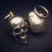 Laden Sie das Bild in den Galerie-Viewer, Hai-Raketenbomben-Schlüsselanhänger