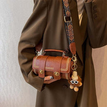 Laden Sie das Bild in den Galerie-Viewer, Mini Boston Bucket Bag mit Schulterriemen