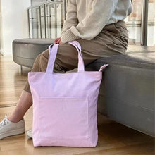 Laden Sie das Bild in den Galerie-Viewer, Alltagstasche mit Taschen