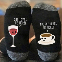 Laden Sie das Bild in den Galerie-Viewer, Socken in den Farben von Weihnachten