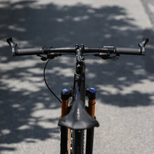 Laden Sie das Bild in den Galerie-Viewer, Ergonomisch gestaltete Fahrradgriffe