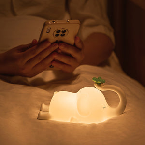 Süße elefantenförmige Nachtlampe