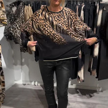Laden Sie das Bild in den Galerie-Viewer, Lässige Rundhalsbluse mit Leopardenmuster