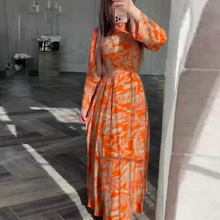 Laden Sie das Bild in den Galerie-Viewer, Bedrucktes langärmeliges Midikleid mit Taille