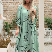 Laden Sie das Bild in den Galerie-Viewer, Kleid mit V-Ausschnitt aus Baumwolle und Leinen