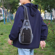 Laden Sie das Bild in den Galerie-Viewer, Wasserdichte Sport-Brusttasche