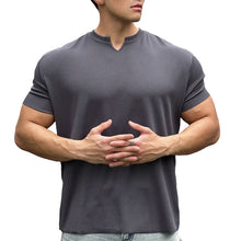 Laden Sie das Bild in den Galerie-Viewer, T-shirt mit kleinem V-Ausschnitt