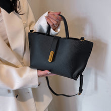 Laden Sie das Bild in den Galerie-Viewer, Elegante und geräumige Tote Bag