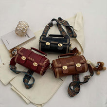 Laden Sie das Bild in den Galerie-Viewer, Mini Boston Bucket Bag mit Schulterriemen