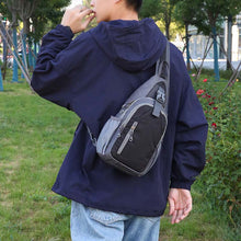 Laden Sie das Bild in den Galerie-Viewer, Wasserdichte Sport-Brusttasche