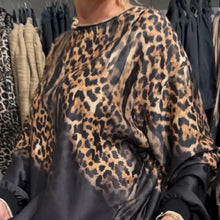 Laden Sie das Bild in den Galerie-Viewer, Lässige Rundhalsbluse mit Leopardenmuster