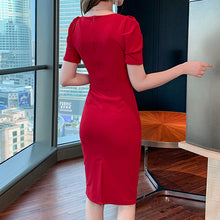 Laden Sie das Bild in den Galerie-Viewer, Schmales Kleid mit V-Ausschnitt und Puffärmeln