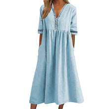 Laden Sie das Bild in den Galerie-Viewer, Taillenbetontes Spitzenkleid mit V-Ausschnitt