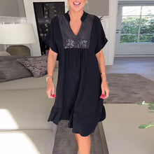 Laden Sie das Bild in den Galerie-Viewer, Lockeres, plissiertes Kleid mit V-Ausschnitt