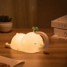Laden Sie das Bild in den Galerie-Viewer, Süße elefantenförmige Nachtlampe