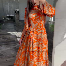 Laden Sie das Bild in den Galerie-Viewer, Bedrucktes langärmeliges Midikleid mit Taille