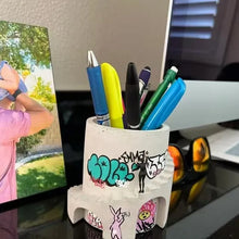 Laden Sie das Bild in den Galerie-Viewer, Kreativer Graffiti-Blumentopf-Stifthalter
