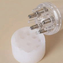 Laden Sie das Bild in den Galerie-Viewer, Rollkugel-Applikatorkamm für ätherische Öle