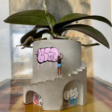 Laden Sie das Bild in den Galerie-Viewer, Kreativer Graffiti-Blumentopf-Stifthalter
