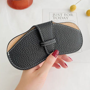 Stylische Ledertasche für Brillen
