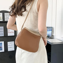 Laden Sie das Bild in den Galerie-Viewer, Einfache Crossbody-Umhängetasche