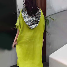 Laden Sie das Bild in den Galerie-Viewer, Fischschuppenkleid mit Kapuze und Pailletten