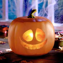 Laden Sie das Bild in den Galerie-Viewer, Sprechende Kürbislampe