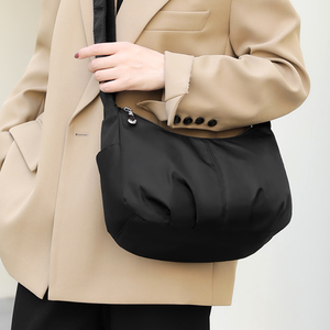 Knödeltasche aus Nylongewebe