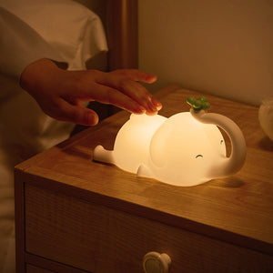Süße elefantenförmige Nachtlampe