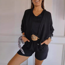 Laden Sie das Bild in den Galerie-Viewer, Locker sitzende lässige Strickjacke mit zwei Knöpfen