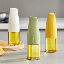 Laden Sie das Bild in den Galerie-Viewer, Selbstöffnende und -schließende Ölkannen