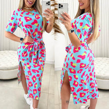 Laden Sie das Bild in den Galerie-Viewer, Bedrucktes Kleid mit kurzen Ärmeln und Schlitz