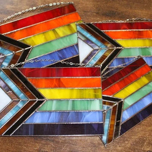 Fortschritts-Pride-Buntglasflagge