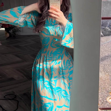 Laden Sie das Bild in den Galerie-Viewer, Bedrucktes langärmeliges Midikleid mit Taille