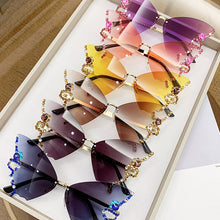 Laden Sie das Bild in den Galerie-Viewer, Sonnenbrille mit Schmetterlingsdiamanten
