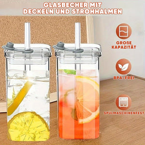 Stilvoller quadratischer Trinkbecher aus Glas mit Deckel und Strohhalm