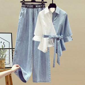 Zweiteiliges Set aus Hemdbluse und Jeans