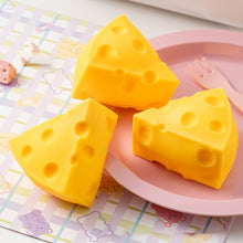 Laden Sie das Bild in den Galerie-Viewer, Stressabbau Spielzeug Käse