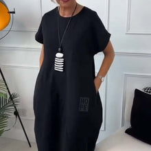 Laden Sie das Bild in den Galerie-Viewer, Schlichtes, kurzärmliges Kleid mit Buchstabenprint