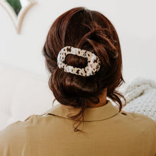 Laden Sie das Bild in den Galerie-Viewer, Flache runde Haarspange