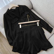 Laden Sie das Bild in den Galerie-Viewer, Zweiteiliges, übergroßes T-Shirt mit Knopfleiste und Shorts für Damen